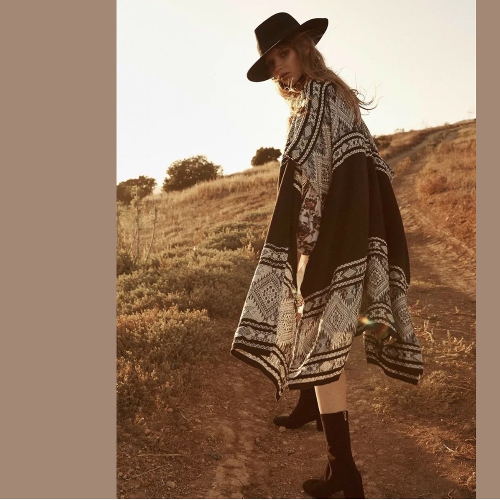Free People Bazaar Bea Border Kimono Sweater Z32-2